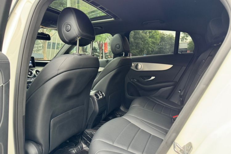 Used Mercedes-Benz GLC Coupe 2018 GLC 200 4MATIC Coupe SUV Interior 3