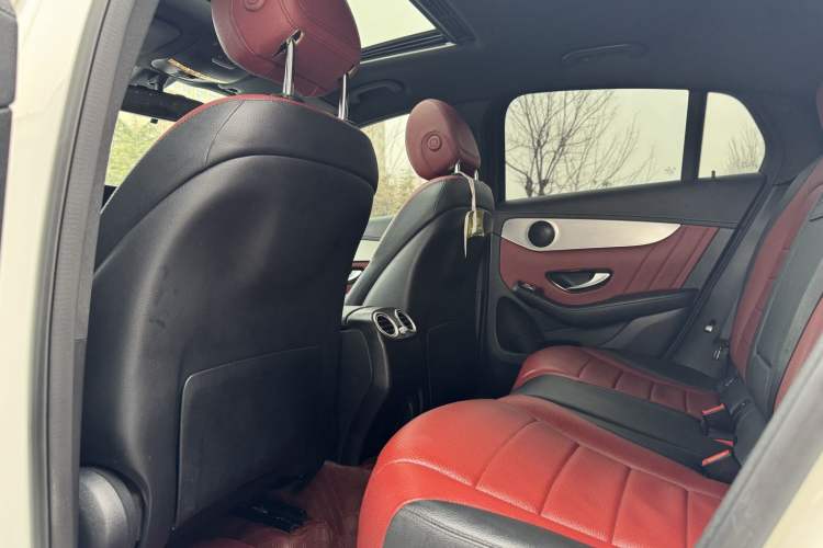 Used Mercedes-Benz GLC Coupe 2018 GLC 200 4MATIC Coupe SUV Interior 3