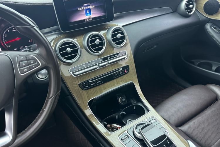 Used Mercedes-Benz GLC Coupe 2018 GLC 260 4MATIC Coupe SUV Interior 3