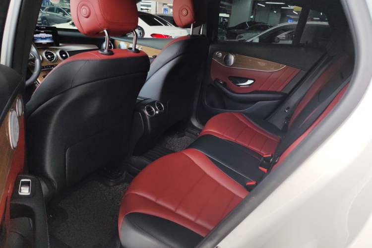 Used Mercedes-Benz GLC Coupe 2018 GLC 260 4MATIC Coupe SUV Interior 4