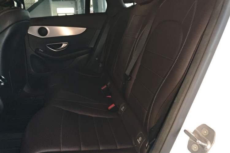 Used Mercedes-Benz GLC Coupe 2018 GLC 200 4MATIC Coupe SUV Interior 4
