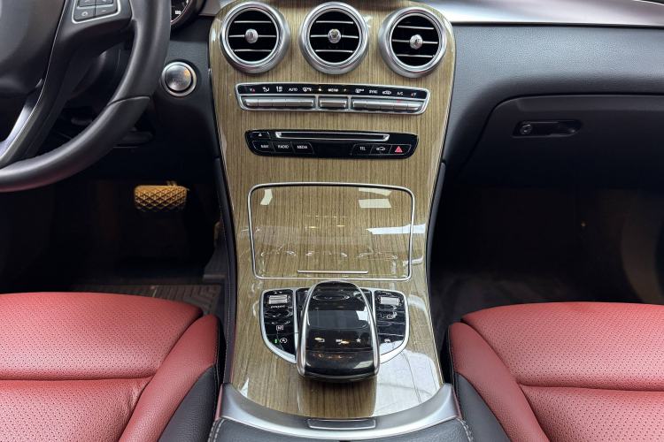 Used Mercedes-Benz GLC Coupe 2018 GLC 260 4MATIC Coupe SUV Interior 5