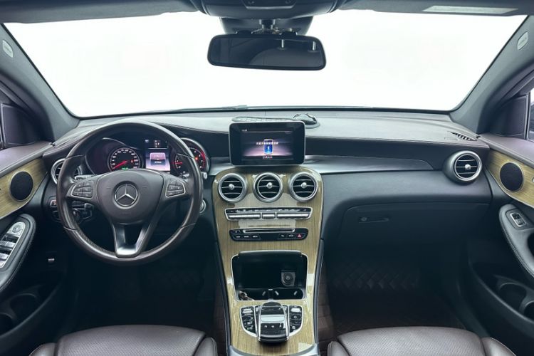 Used Mercedes-Benz GLC Coupe 2018 GLC 260 4MATIC Coupe SUV Interior 5