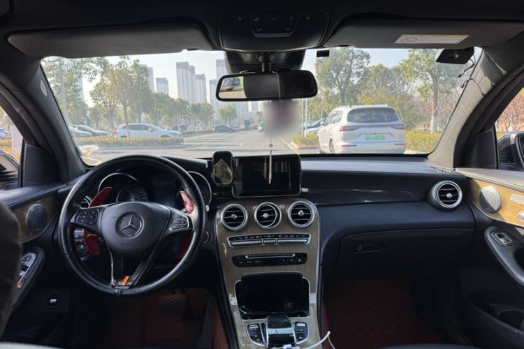 Used Mercedes-Benz GLC Coupe 2018 GLC 260 4MATIC Coupe SUV Interior 6