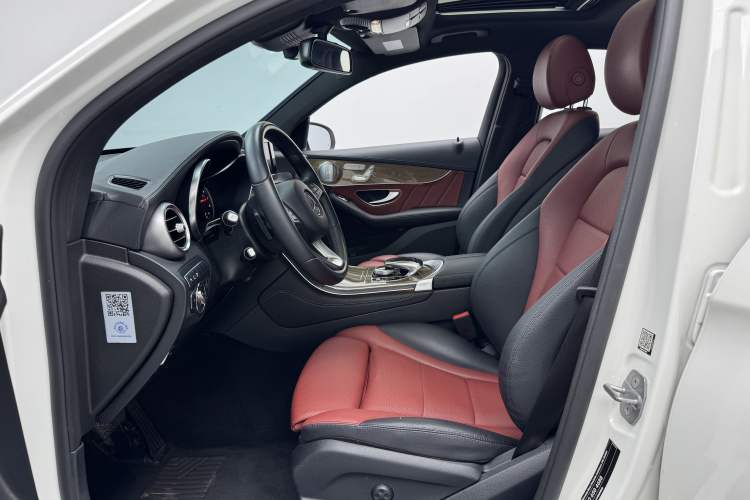 Used Mercedes-Benz GLC Coupe 2018 GLC 260 4MATIC Coupe SUV Interior 6