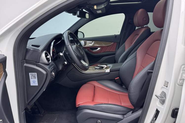 Used Mercedes-Benz GLC Coupe 2018 GLC 260 4MATIC Coupe SUV Interior 7