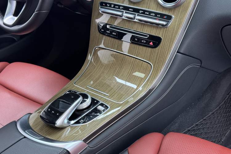 Used Mercedes-Benz GLC Coupe 2018 GLC 260 4MATIC Coupe SUV Interior 9