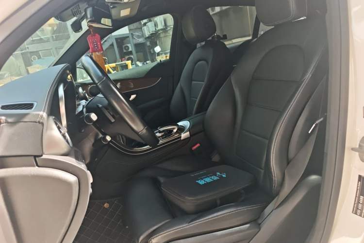 Used Mercedes-Benz GLC Coupe 2018 GLC 260 4MATIC Coupe SUV Left Front Seat