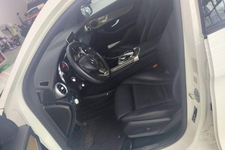 Used Mercedes-Benz GLC Coupe 2018 GLC 260 4MATIC Coupe SUV Left Front Seat