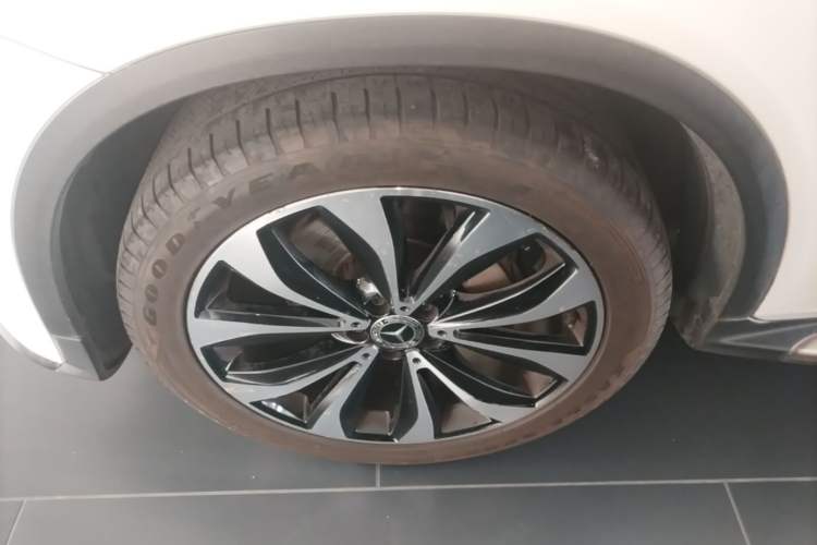 Used Mercedes-Benz GLC Coupe 2018 GLC 300 4MATIC Coupe SUV Left Front Wheel Hub