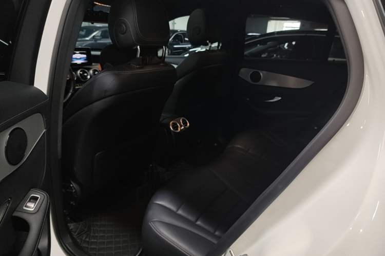 Used Mercedes-Benz GLC Coupe 2018 GLC 200 4MATIC Coupe SUV Left Rear Seat