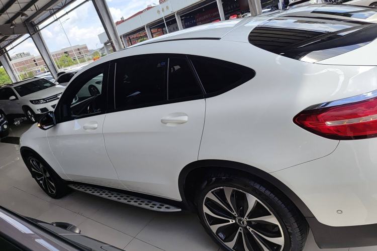 Used Mercedes-Benz GLC Coupe 2018 GLC 260 4MATIC Coupe SUV Left Side