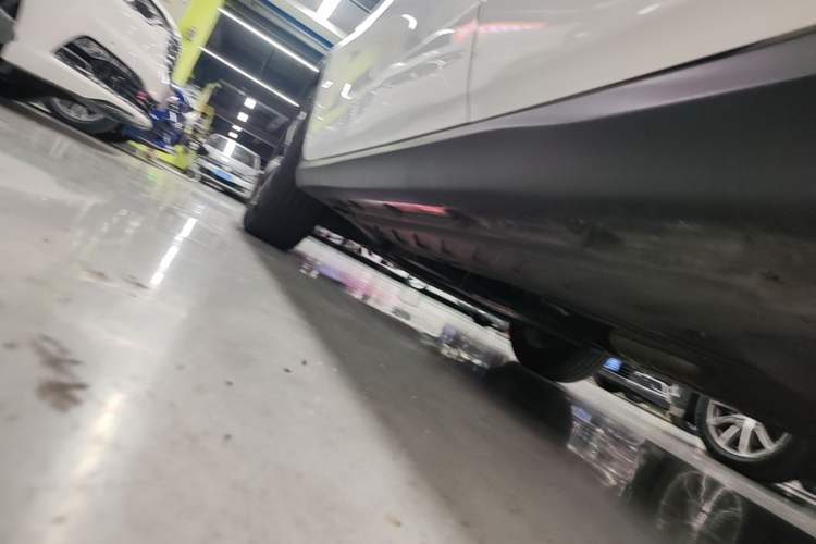 Used Mercedes-Benz GLC Coupe 2018 GLC 200 4MATIC Coupe SUV Left Side Sill