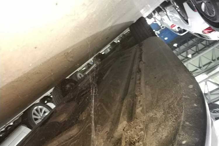Used Mercedes-Benz GLC Coupe 2018 GLC 260 4MATIC Coupe SUV Left Side Sill