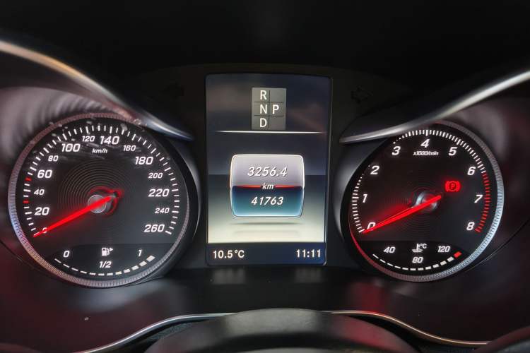 Used Mercedes-Benz GLC Coupe 2018 GLC 200 4MATIC Coupe SUV Odometer Close Up