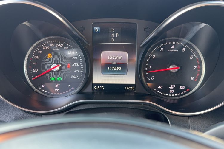 Used Mercedes-Benz GLC Coupe 2018 GLC 260 4MATIC Coupe SUV Odometer Close Up