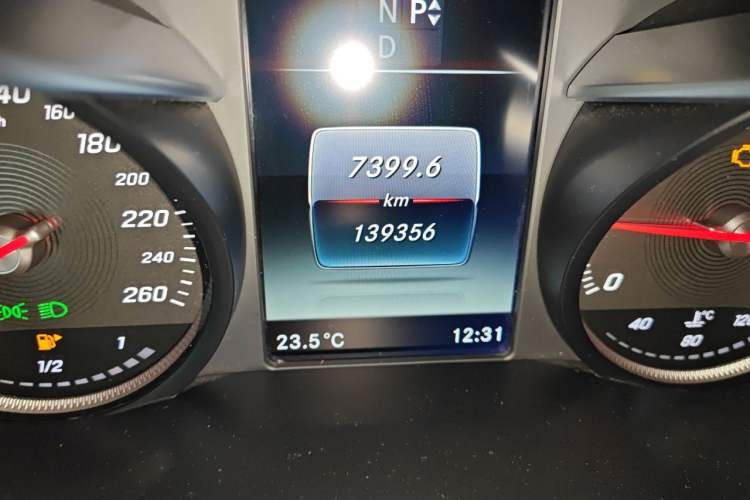 Used Mercedes-Benz GLC Coupe 2018 GLC 200 4MATIC Coupe SUV Odometer Close Up