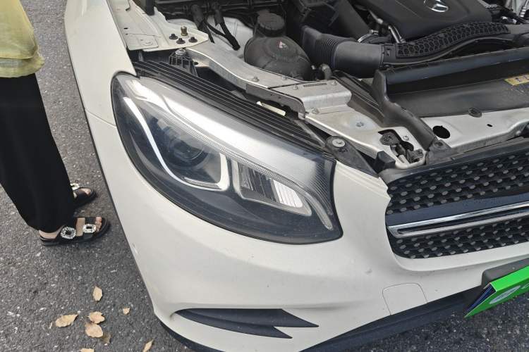 Used Mercedes-Benz GLC Coupe 2018 GLC 260 4MATIC Coupe SUV Right Front Headlight