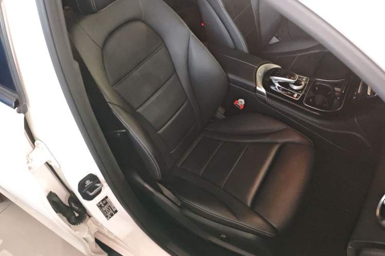 Used Mercedes-Benz GLC Coupe 2018 GLC 200 4MATIC Coupe SUV Right Front Seat