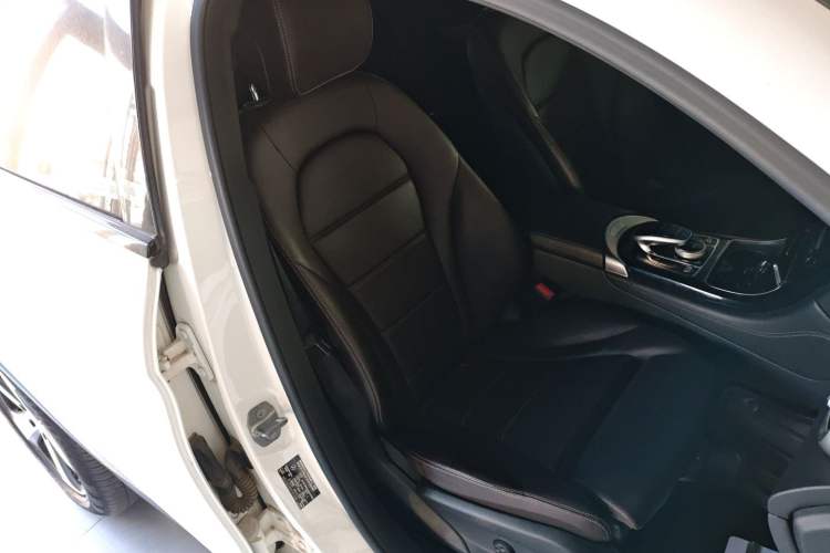 Used Mercedes-Benz GLC Coupe 2018 GLC 200 4MATIC Coupe SUV Right Front Seat