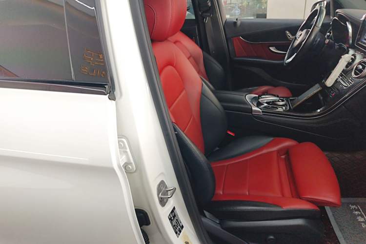Used Mercedes-Benz GLC Coupe 2018 GLC 200 4MATIC Coupe SUV Right Front Seat