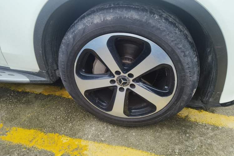 Used Mercedes-Benz GLC Coupe 2018 GLC 200 4MATIC Coupe SUV Right Front Wheel Hub