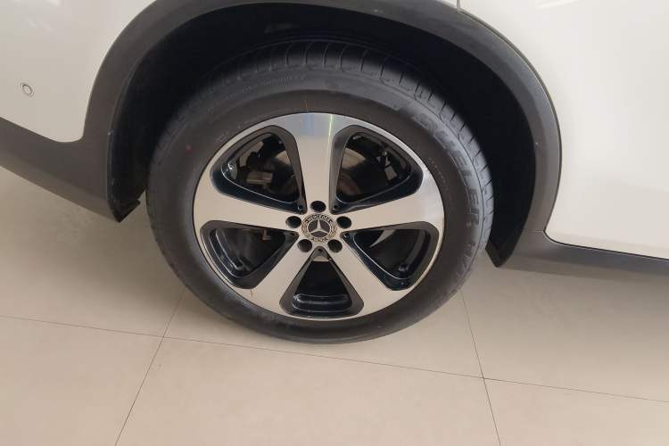 Used Mercedes-Benz GLC Coupe 2018 GLC 200 4MATIC Coupe SUV Right Rear Wheel Hub