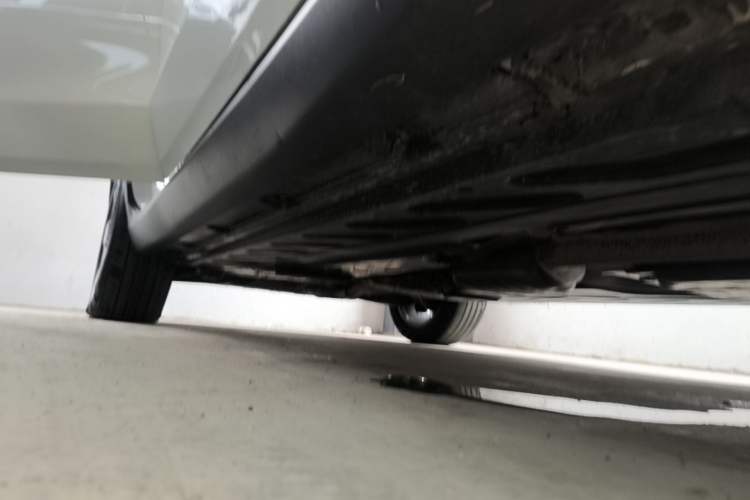 Used Mercedes-Benz GLC Coupe 2018 GLC 200 4MATIC Coupe SUV Right Side Sill