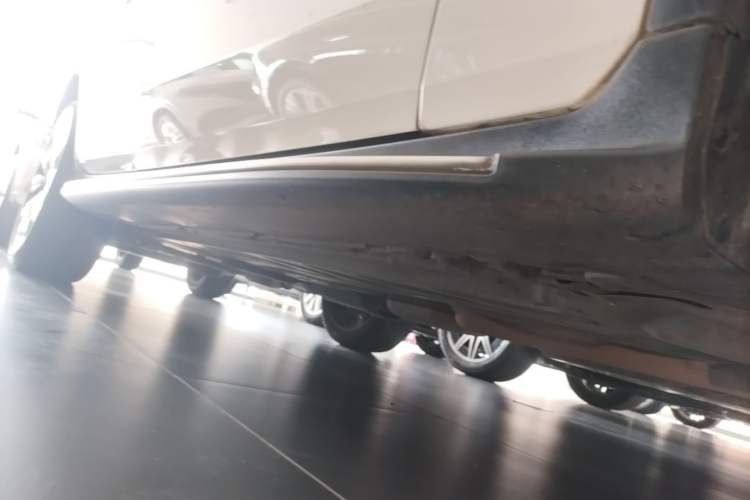 Used Mercedes-Benz GLC Coupe 2018 GLC 300 4MATIC Coupe SUV Right Side Sill