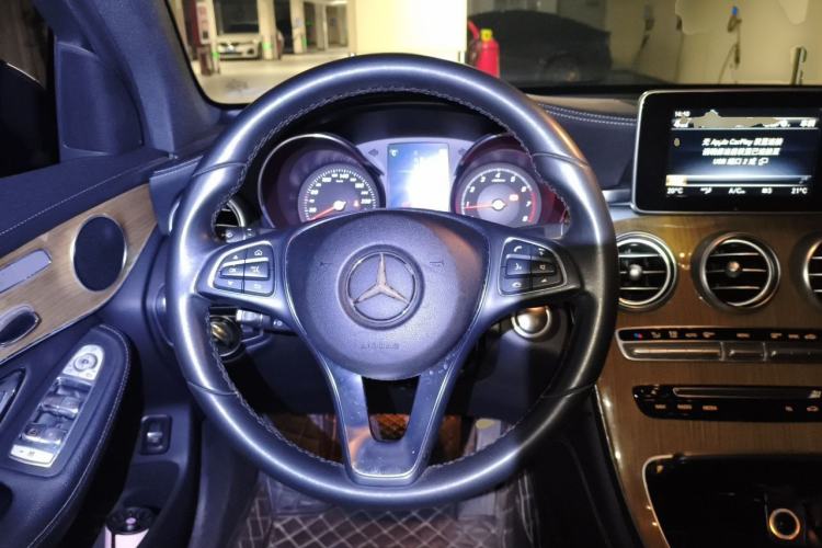 Used Mercedes-Benz GLC Coupe 2018 GLC 260 4MATIC Coupe SUV Steering Wheel