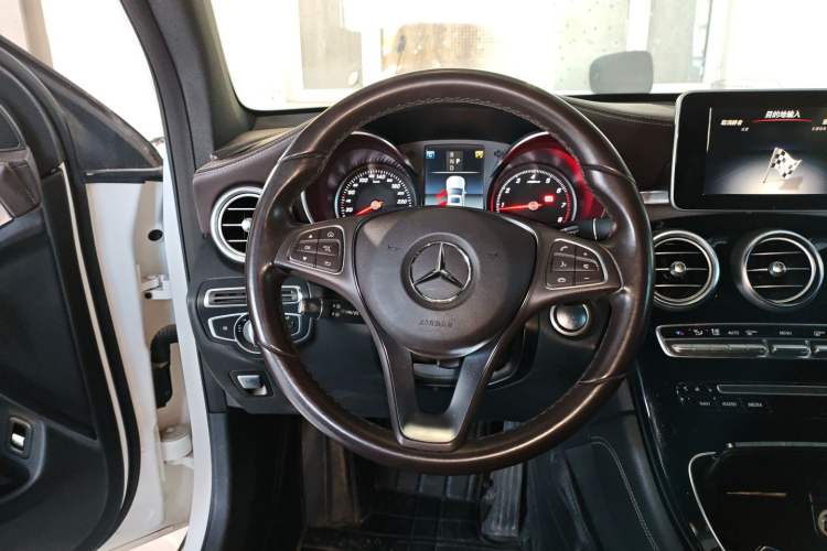 Used Mercedes-Benz GLC Coupe 2018 GLC 200 4MATIC Coupe SUV Steering Wheel