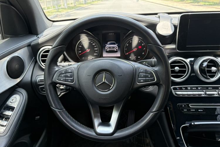 Used Mercedes-Benz GLC Coupe 2018 GLC 200 4MATIC Coupe SUV Steering Wheel