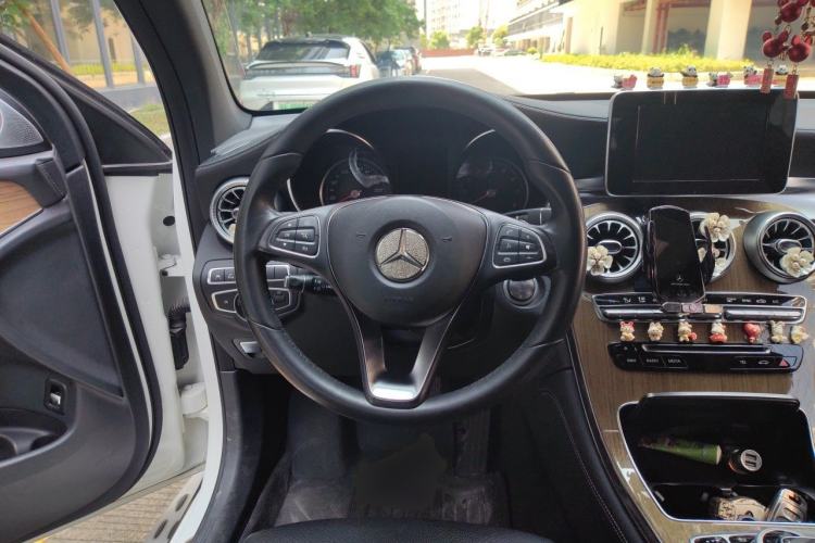 Used Mercedes-Benz GLC Coupe 2018 GLC 260 4MATIC Coupe SUV Steering Wheel