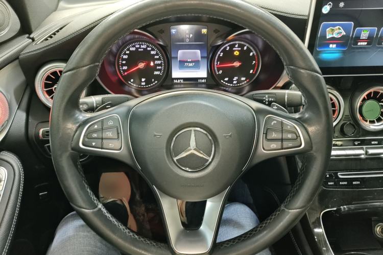 Used Mercedes-Benz GLC Coupe 2018 GLC 200 4MATIC Coupe SUV Steering Wheel