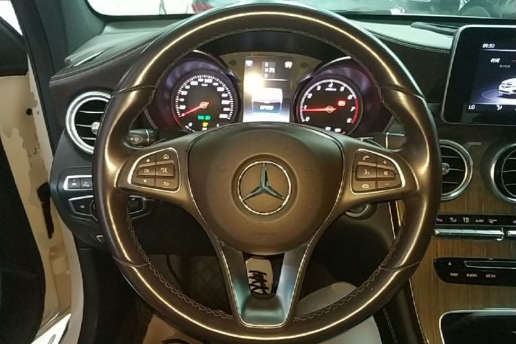 Used Mercedes-Benz GLC Coupe 2018 GLC 260 4MATIC Coupe SUV Steering Wheel