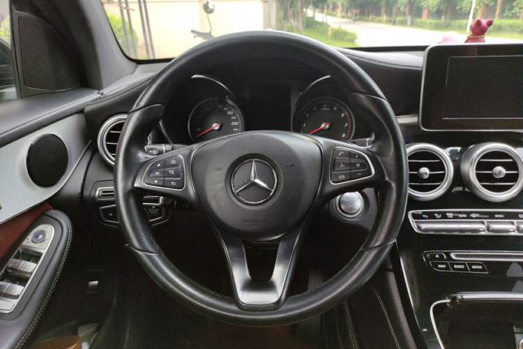 Used Mercedes-Benz GLC Coupe 2018 GLC 200 4MATIC Coupe SUV Steering Wheel