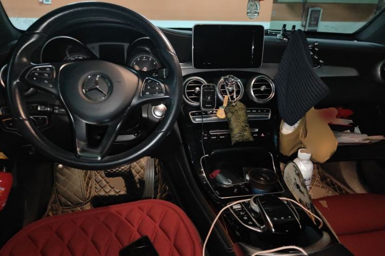 Used Mercedes-Benz GLC Coupe 2019 Facelift GLC 200 4MATIC Coupe SUV Center Console