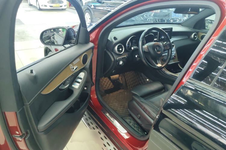 Used Mercedes-Benz GLC Coupe 2019 GLC 260 4MATIC Coupe SUV Driver Seat