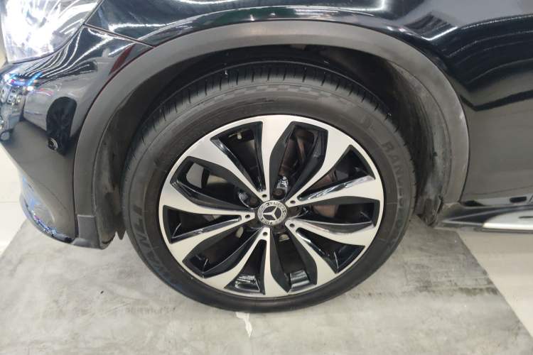 Used Mercedes-Benz GLC Coupe 2019 GLC 260 4MATIC Coupe SUV Exterior 4