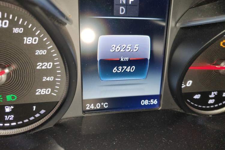 Used Mercedes-Benz GLC Coupe 2019 Facelift GLC 200 4MATIC Coupe SUV Odometer Close Up
