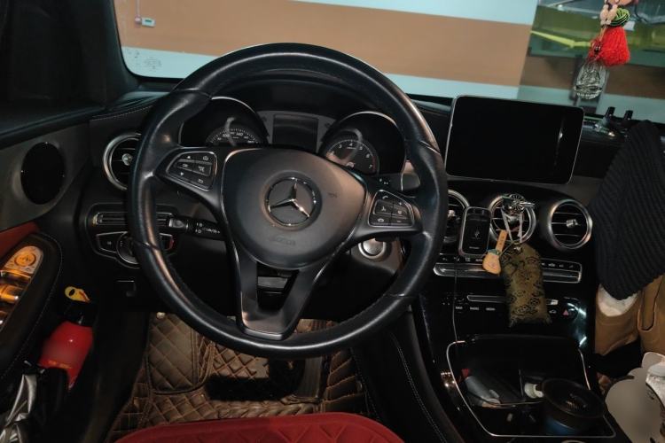 Used Mercedes-Benz GLC Coupe 2019 Facelift GLC 200 4MATIC Coupe SUV Steering Wheel