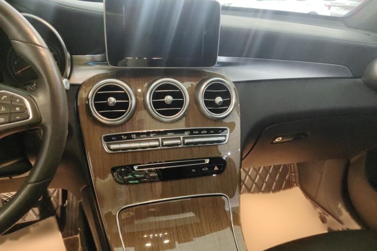 Used Mercedes-Benz GLC Coupe 2019 Facelift GLC 260 4MATIC Coupe SUV Audio And AC Panel
