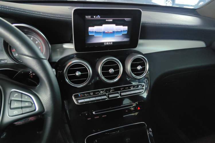 Used Mercedes-Benz GLC Coupe 2019 Facelift GLC 200 4MATIC Coupe SUV Audio And AC Panel