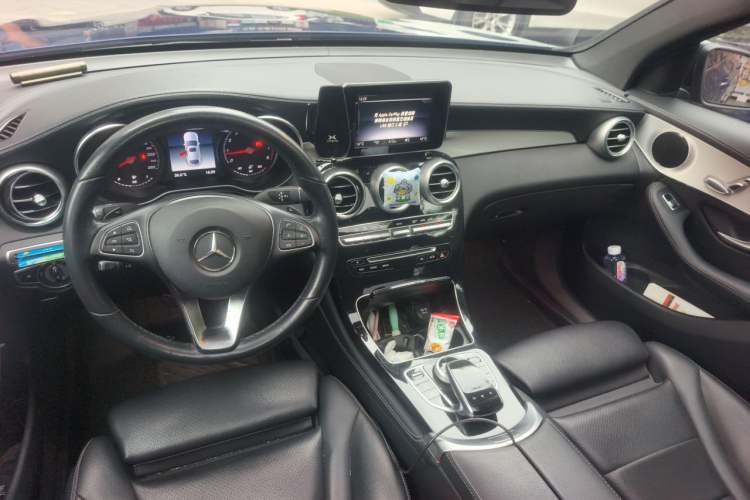 Used Mercedes-Benz GLC Coupe 2019 GLC 200 4MATIC Coupe SUV Center Console