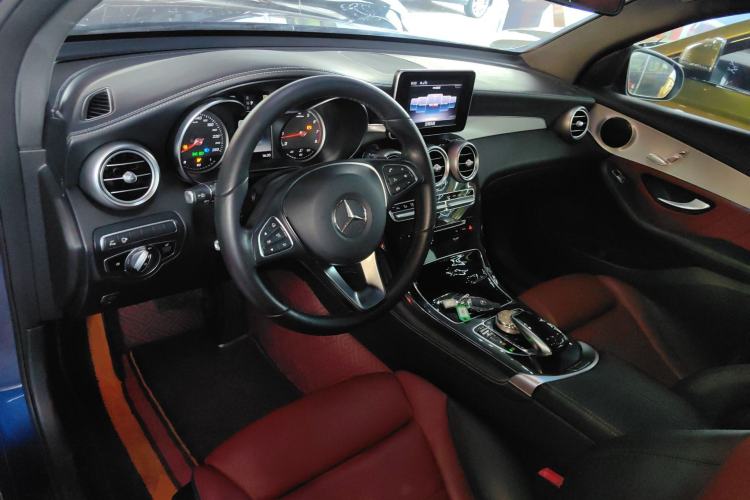 Used Mercedes-Benz GLC Coupe 2019 Facelift GLC 200 4MATIC Coupe SUV Center Console