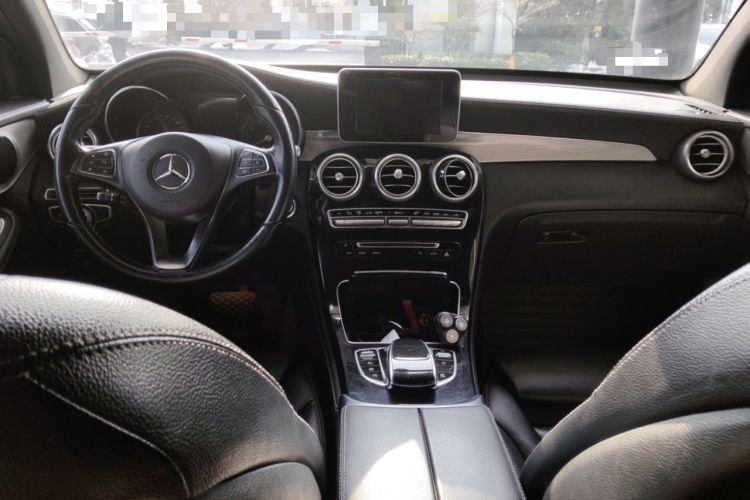 Used Mercedes-Benz GLC Coupe 2019 GLC 200 4MATIC Coupe SUV Center Console