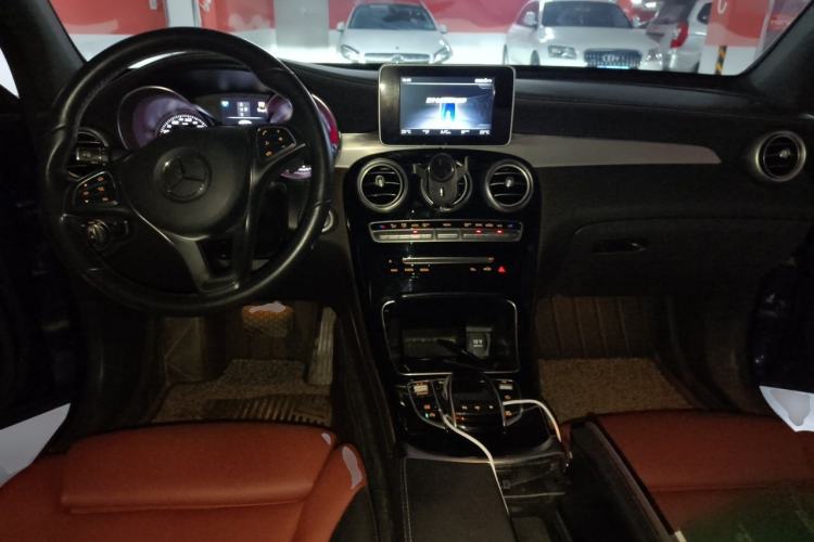 Used Mercedes-Benz GLC Coupe 2019 Facelift GLC 200 4MATIC Coupe SUV Center Console