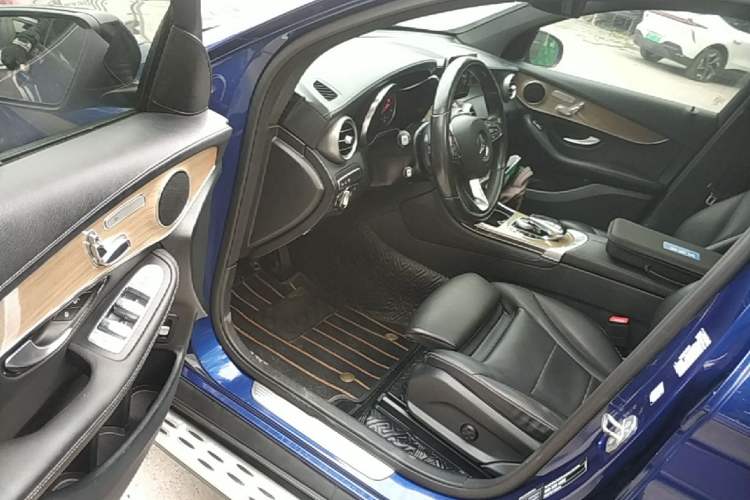 Used Mercedes-Benz GLC Coupe 2019 GLC 260 4MATIC Coupe SUV Driver Seat