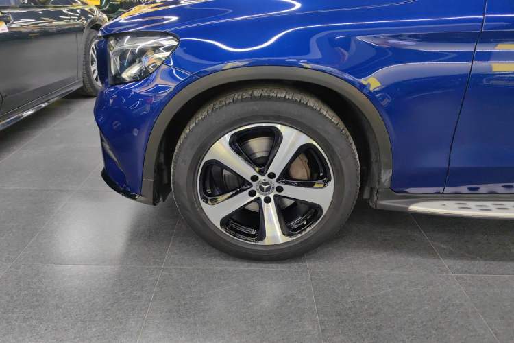 Used Mercedes-Benz GLC Coupe 2019 GLC 200 4MATIC Coupe SUV Exterior 7