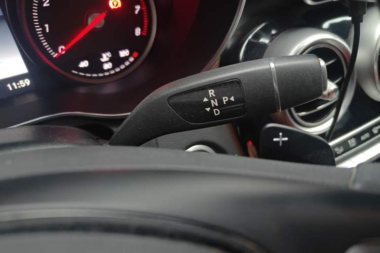 Used Mercedes-Benz GLC Coupe 2019 Facelift GLC 200 4MATIC Coupe SUV Gear Lever